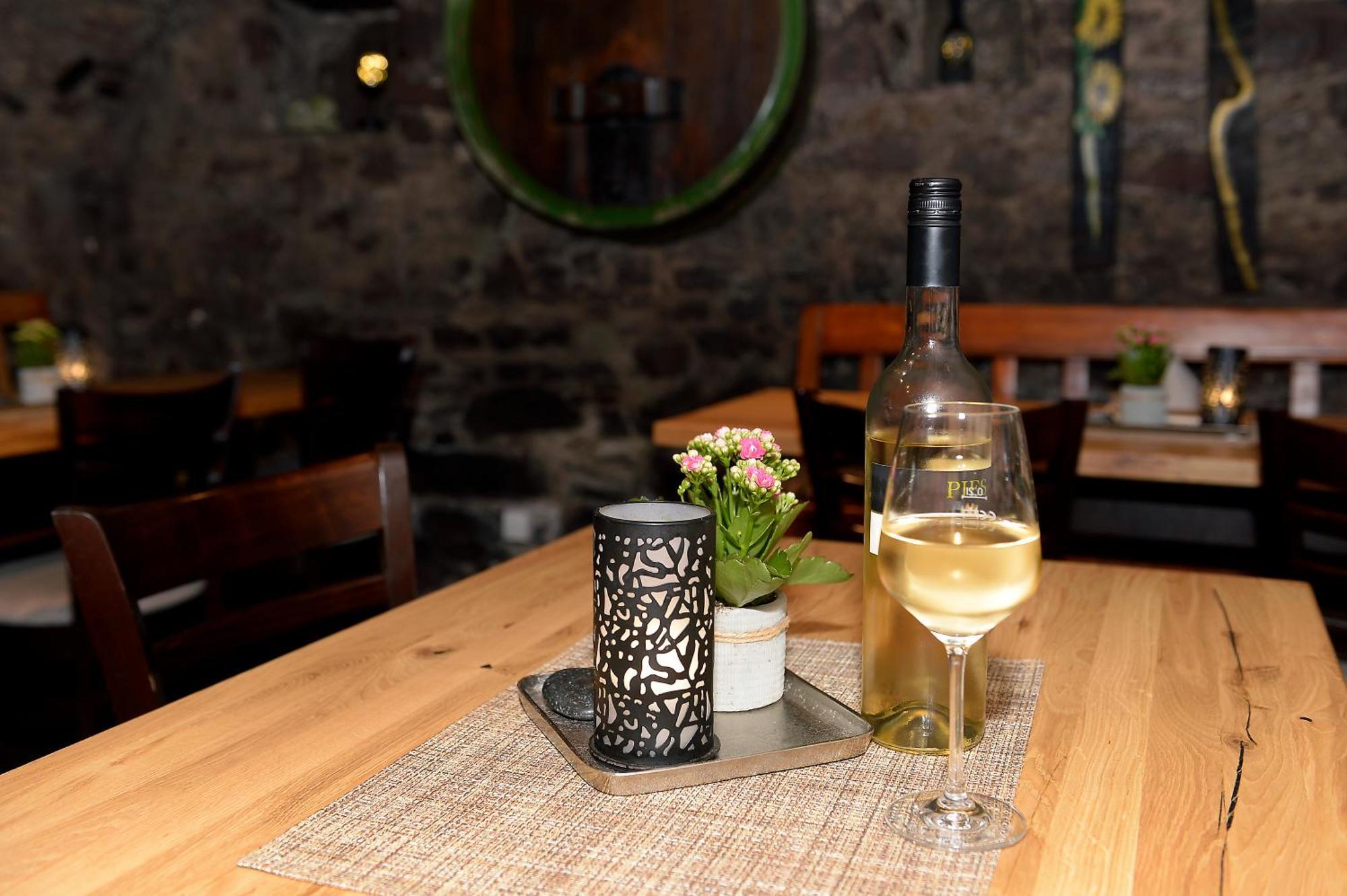 Wein- Und Gaestehaus M. Bai 梅塞尼希 外观 照片